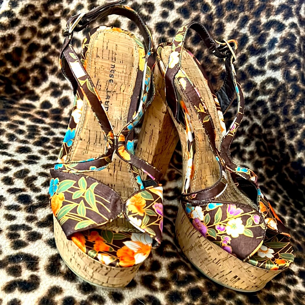 Chinese laundry size 8 platforms